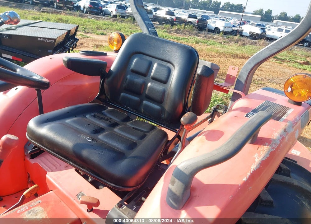 2017 KUBOTA L3200 VIN: 68588