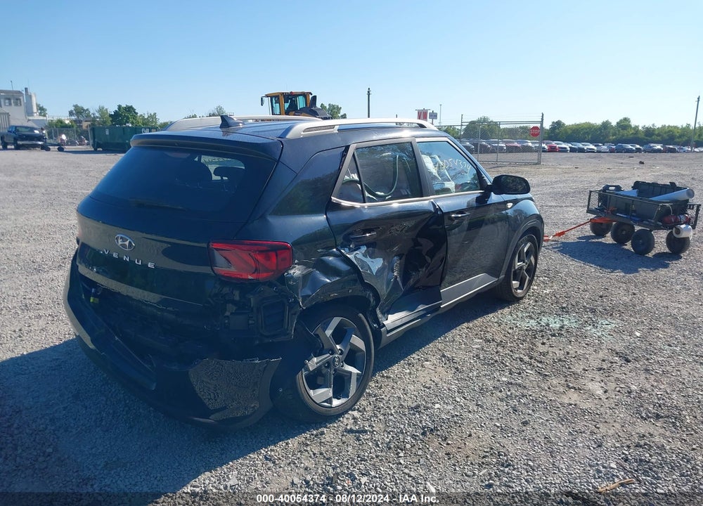 2022 HYUNDAI VENUE SEL VIN: KMHRC8A37NU132089