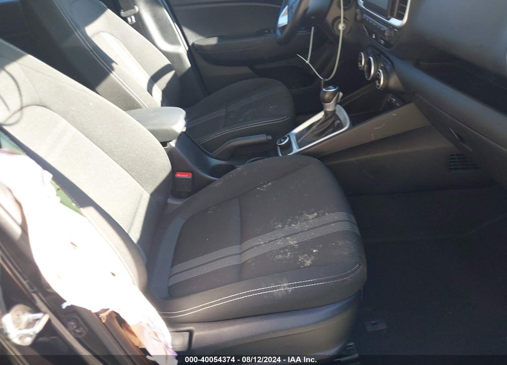 2022 HYUNDAI VENUE SEL VIN: KMHRC8A37NU132089
