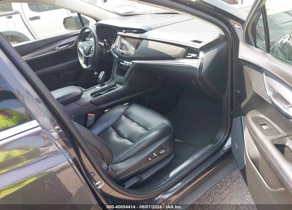 2017 CADILLAC XT5 VIN: 1GYKNBRS0HZ106136