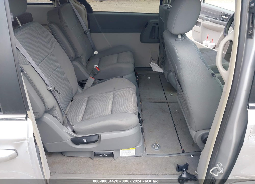 2009 CHRYSLER TOWN & COUNTRY LX VIN: 2A8HR44E39R539598
