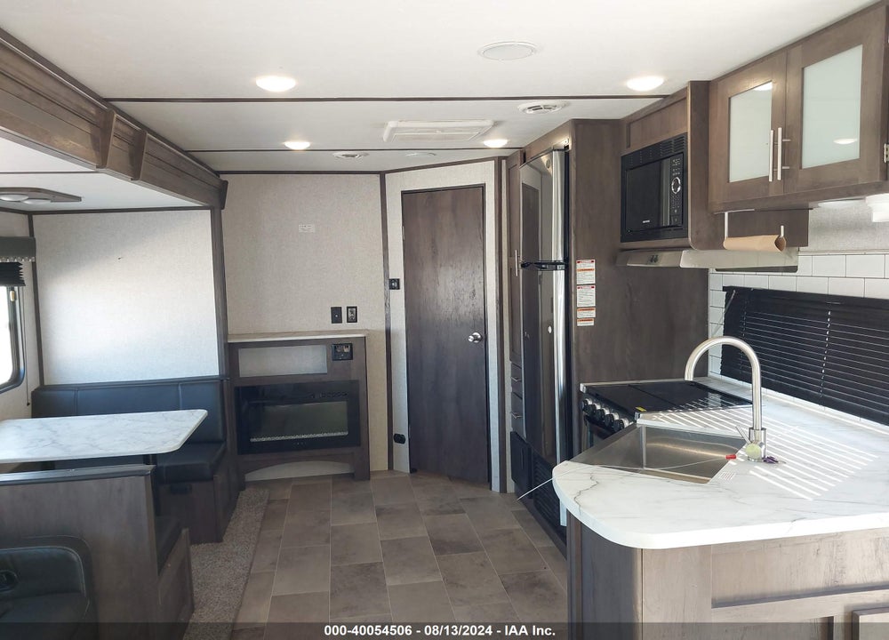2021 COLEMAN LANTERN 264L VIN: 4YDT26427MH941519