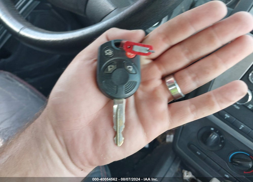 2008 FORD FUSION SE VIN: 3FAHP07168R261678