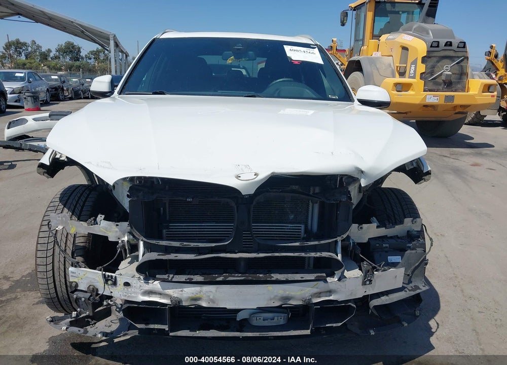 2018 BMW X5 XDR40E VIN: 5UXKT0C50J0W00802