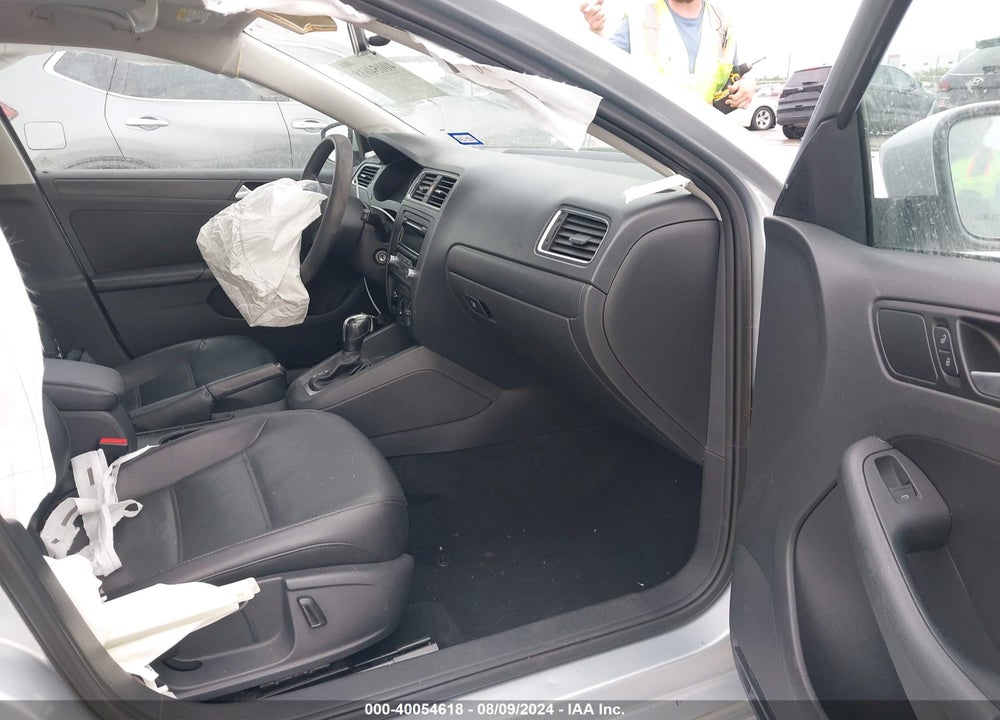 2014 VOLKSWAGEN JETTA 1.8T SE VIN: 3VWD17AJ9EM359640