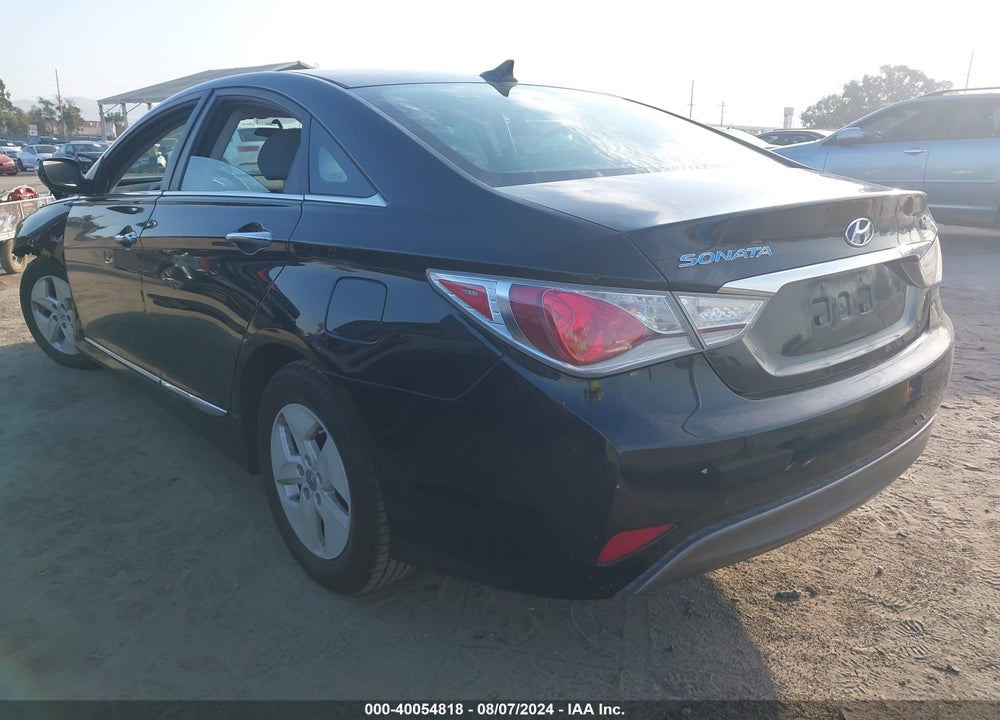 2011 HYUNDAI SONATA HYBRID VIN: KMHEC4A45BA001577