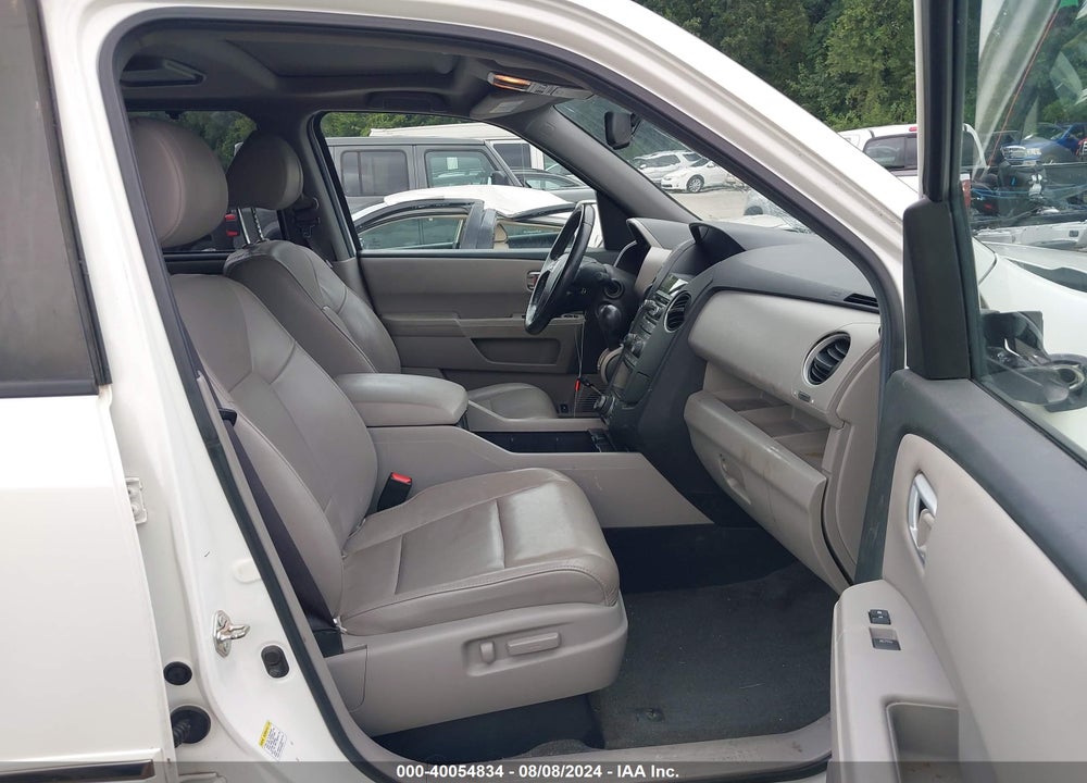 2013 HONDA PILOT TOURING VIN: 5FNYF4H98DB009466