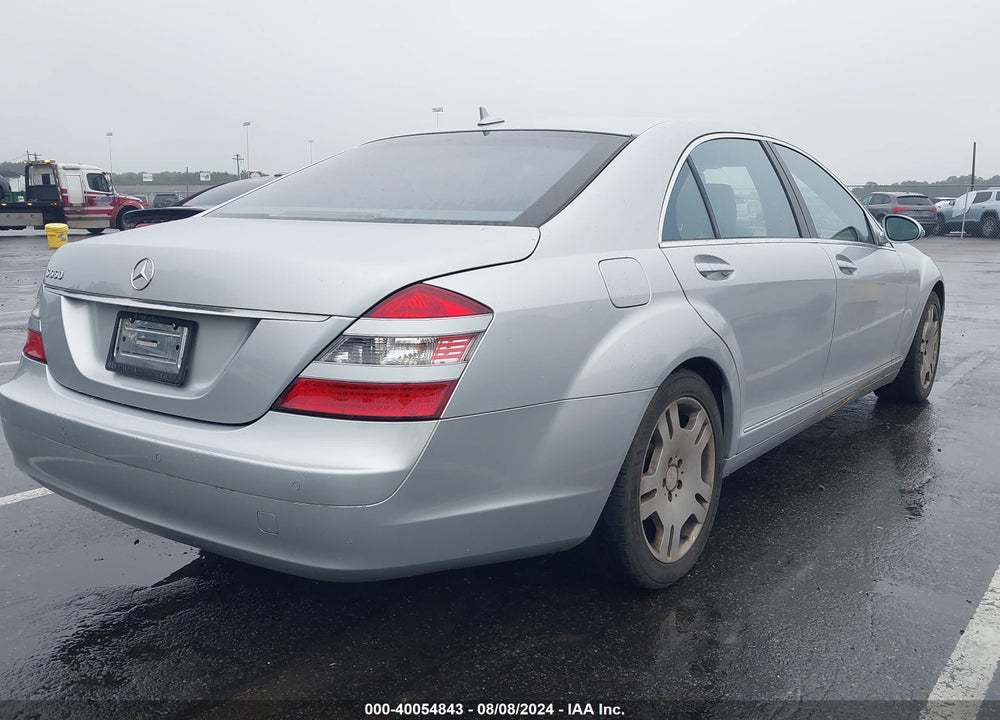 2009 MERCEDES-BENZ S 550 VIN: WDDNG71X29A249662