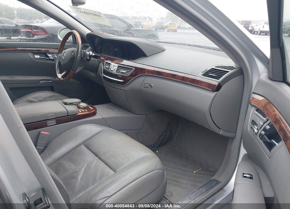 2009 MERCEDES-BENZ S 550 VIN: WDDNG71X29A249662