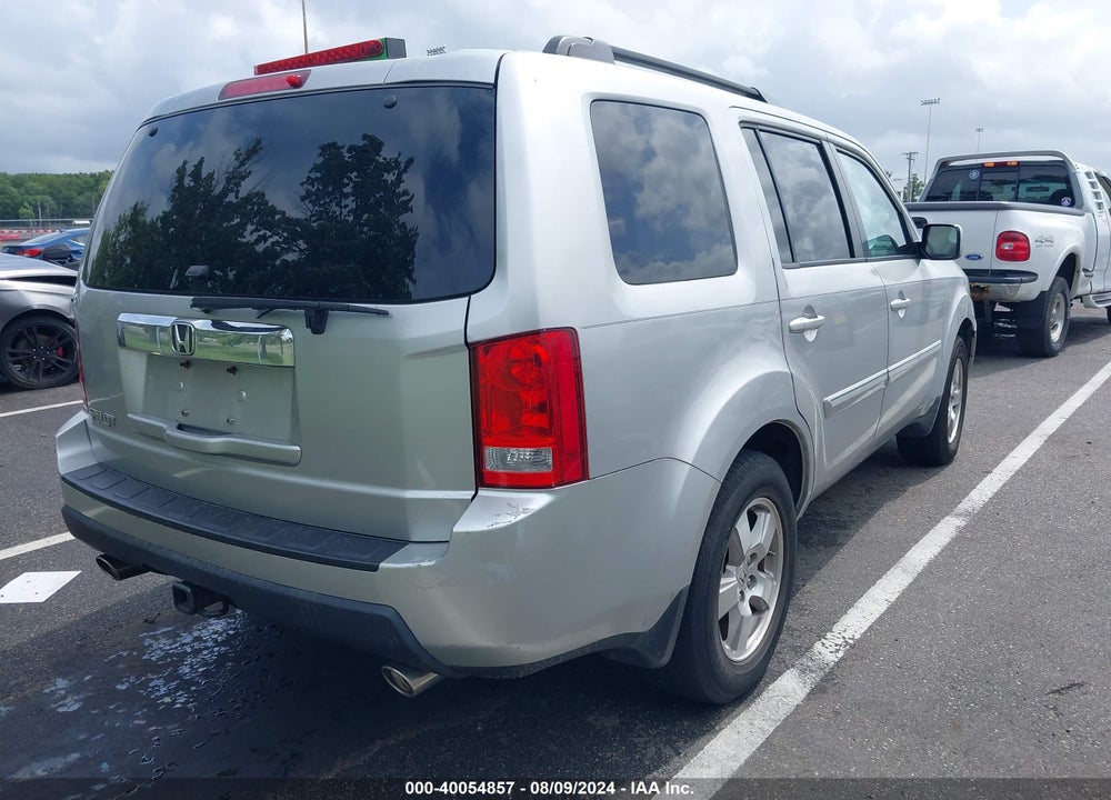 2011 HONDA PILOT EX VIN: 5FNYF3H41BB015654