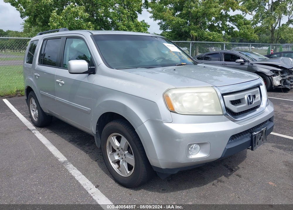 2011 HONDA PILOT EX VIN: 5FNYF3H41BB015654