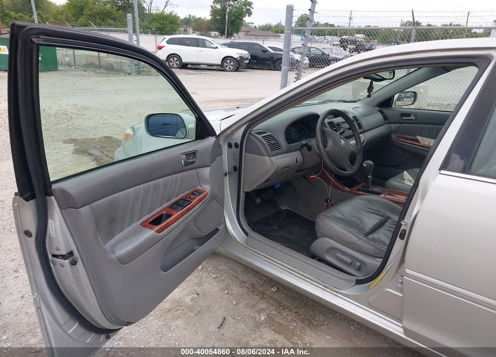 2002 TOYOTA CAMRY XLE V6 VIN: 4T1BF30K32U031177