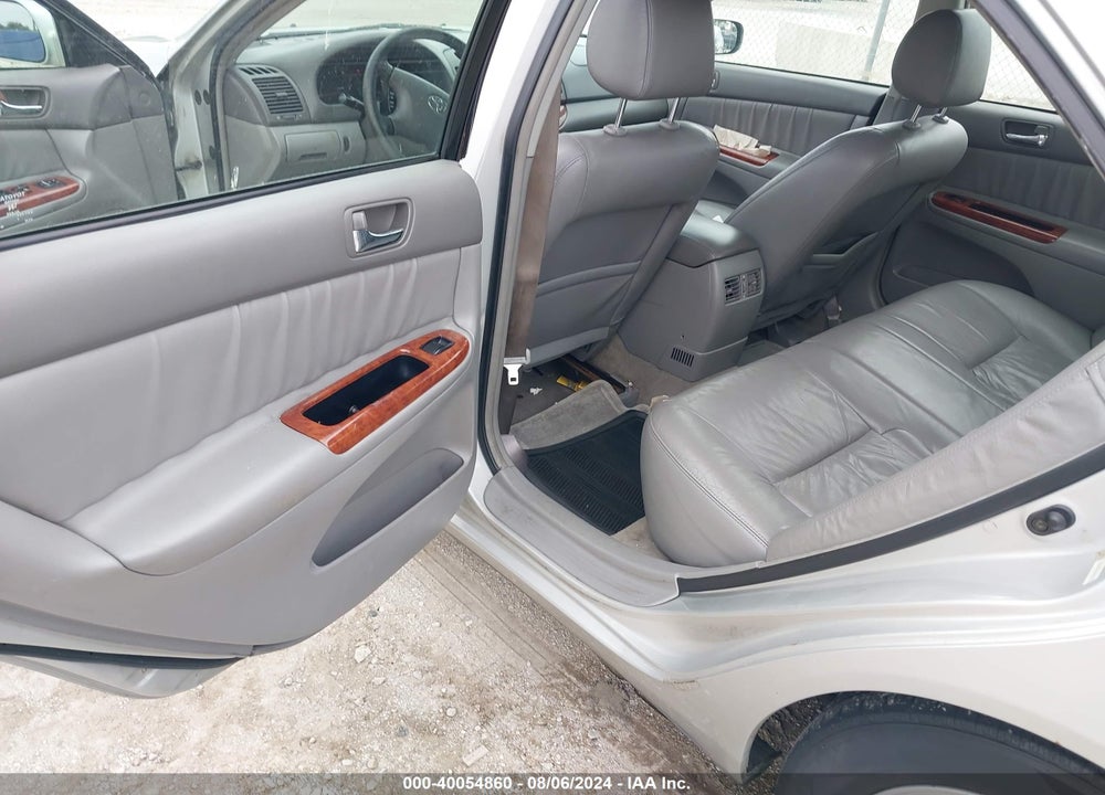 2002 TOYOTA CAMRY XLE V6 VIN: 4T1BF30K32U031177