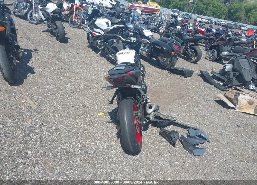 2021 YAMAHA MT-03 VIN: MH3RH20Y4MK005053