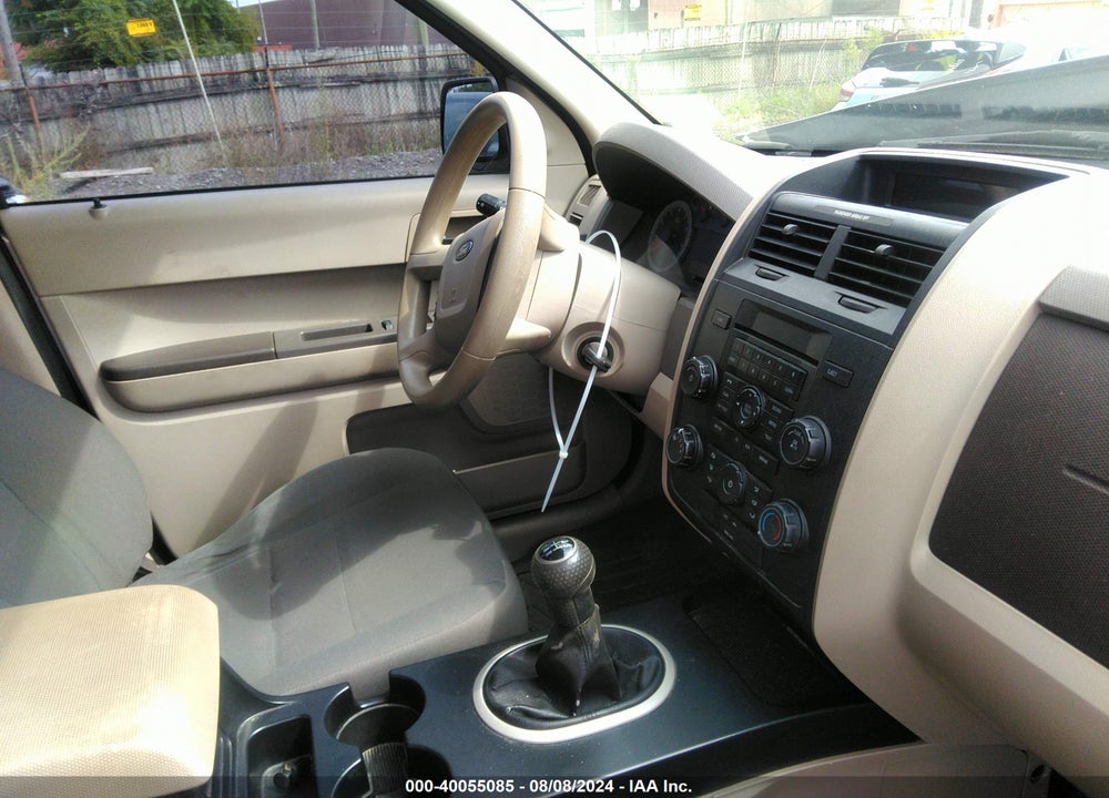 2009 FORD ESCAPE XLS VIN: 1FMCU027X9KD04977