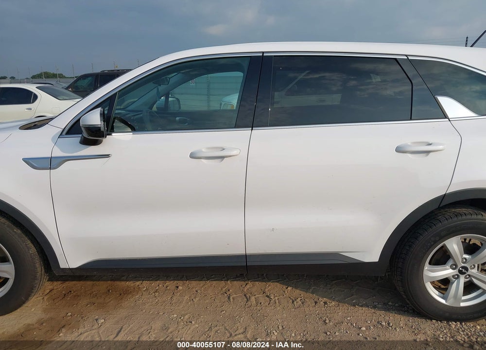 2022 KIA SORENTO LX VIN: 5XYRG4LC9NG122115