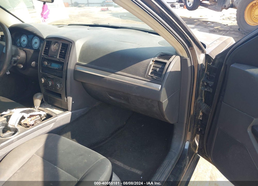 2008 CHRYSLER 300 VIN: 2C3LA43R88H106834