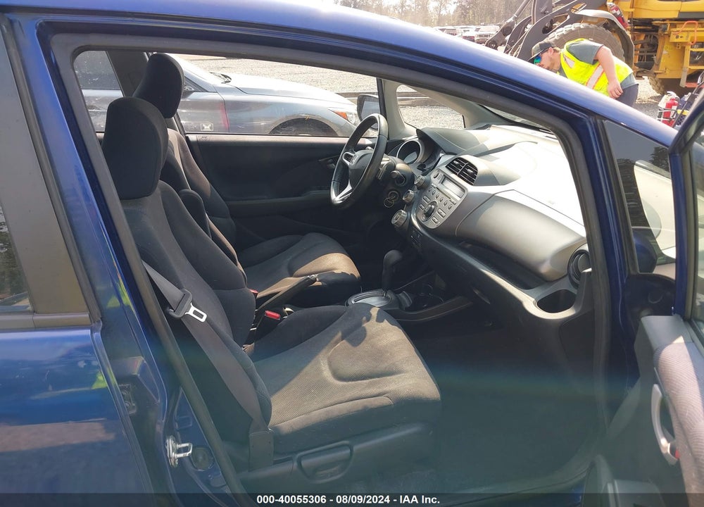 2011 HONDA FIT SPORT VIN: JHMGE8H59BC021122