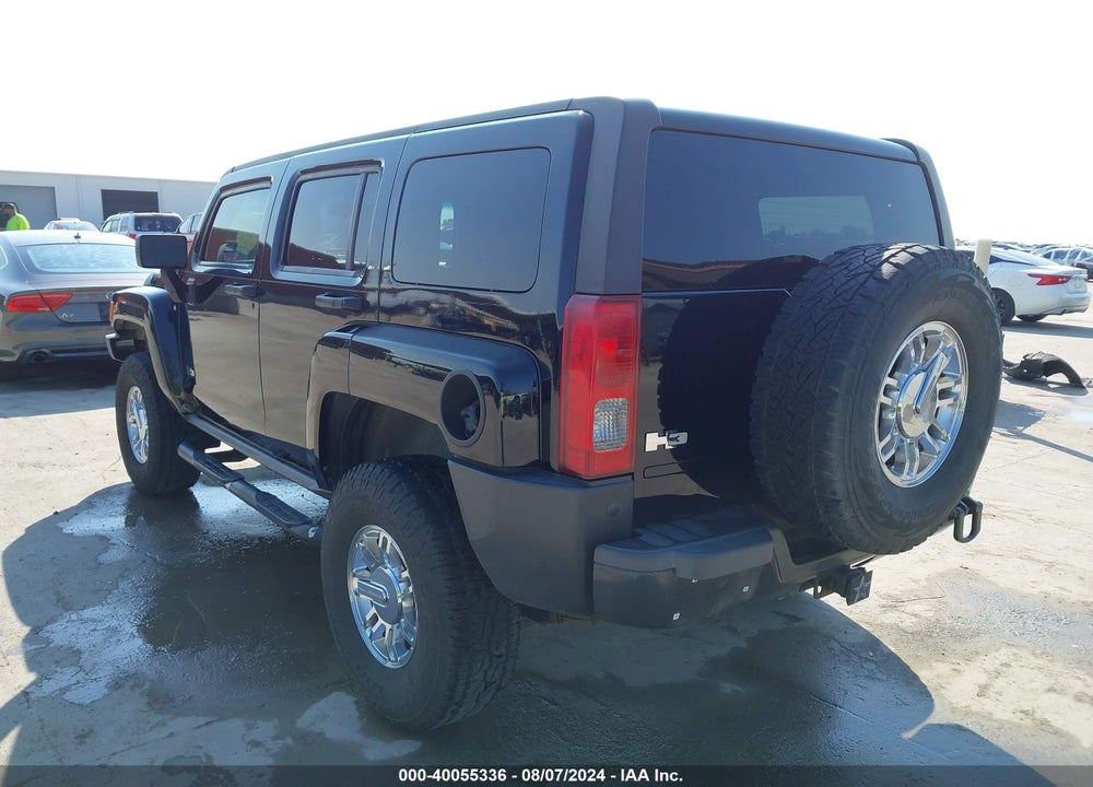 2007 HUMMER H3 SUV VIN: 5GTDN13E378107175