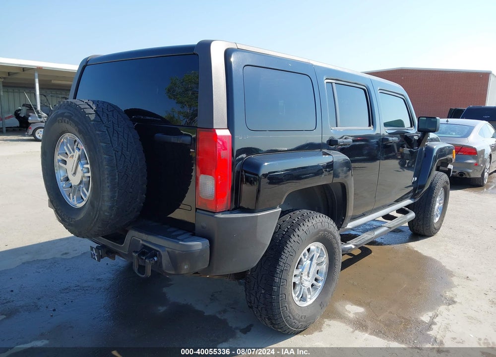 2007 HUMMER H3 SUV VIN: 5GTDN13E378107175