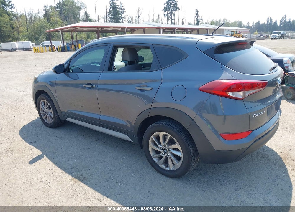 2017 HYUNDAI TUCSON SE VIN: KM8J3CA43HU444603