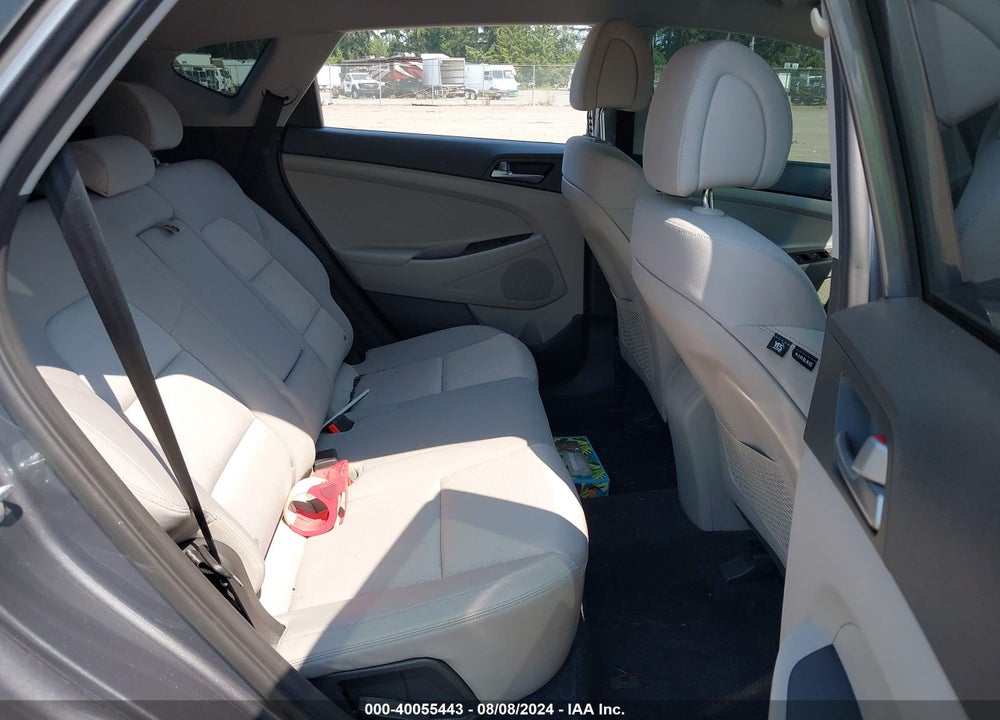 2017 HYUNDAI TUCSON SE VIN: KM8J3CA43HU444603
