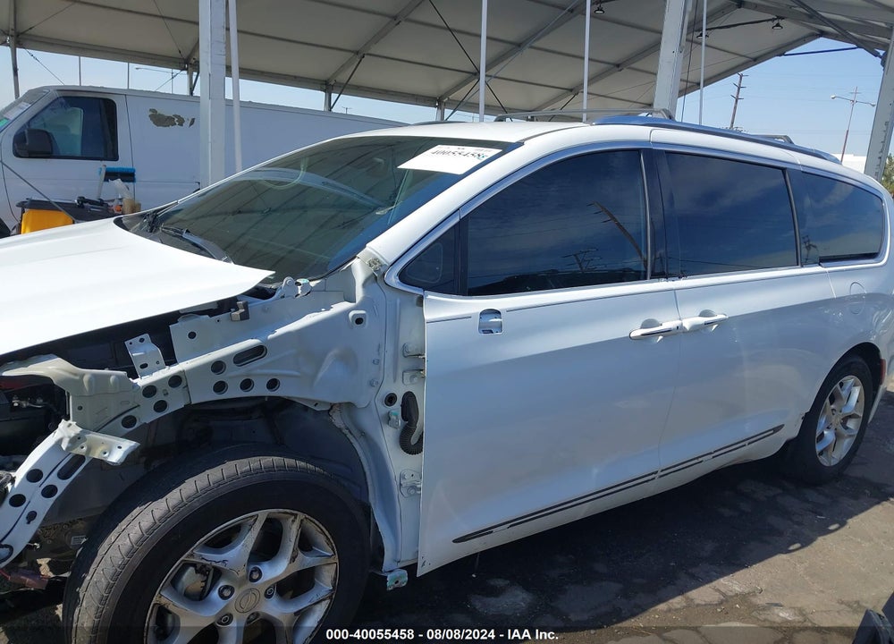 2018 CHRYSLER PACIFICA TOURING L VIN: 2C4RC1BG9JR333352