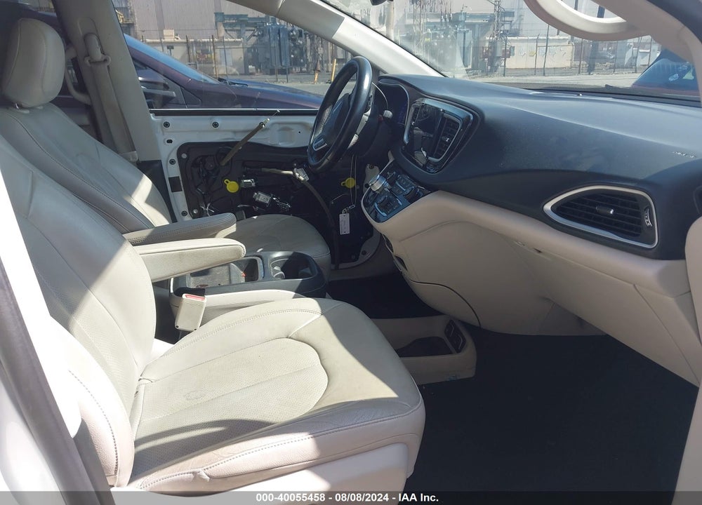 2018 CHRYSLER PACIFICA TOURING L VIN: 2C4RC1BG9JR333352
