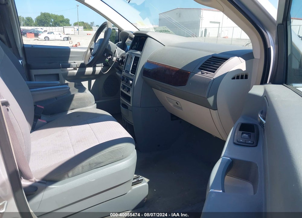 2010 CHRYSLER TOWN & COUNTRY VIN: 2A4RR4DE1AR186305
