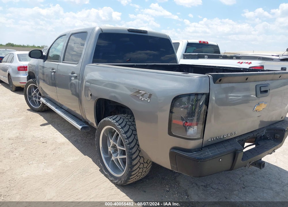 2013 CHEVROLET SILVERADO 1500 LT VIN: 3GCPKSE72DG106770