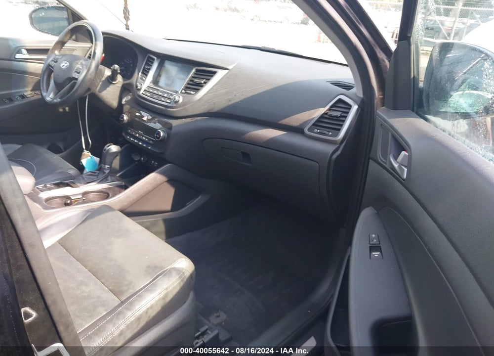 2017 HYUNDAI TUCSON LIMITED/SPORT AND ECO/SE VIN: KM8J33A25HU415957