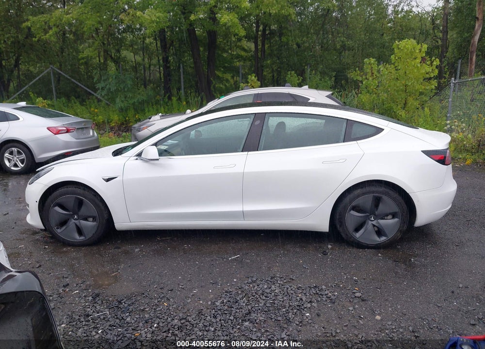 2019 TESLA MODEL 3 VIN: 5YJ3E1EB8KF493221