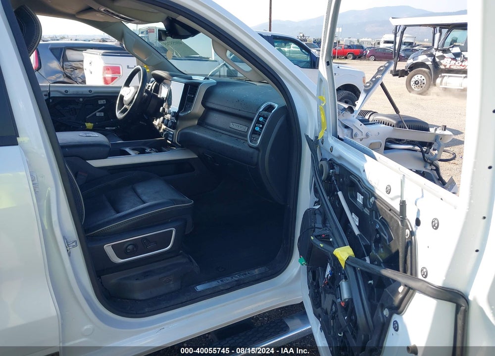 2022 RAM 1500 LAIE  4X4 5'7 BOX VIN: 1C6SRFJT6NN269390