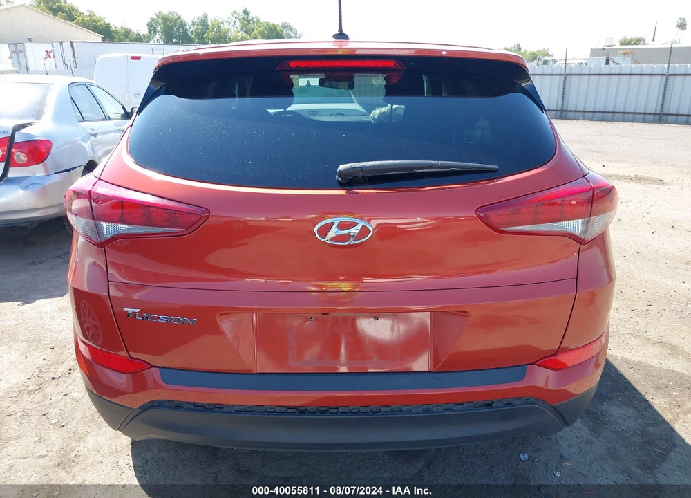 2017 HYUNDAI TUCSON SE VIN: KM8J23A48HU429226