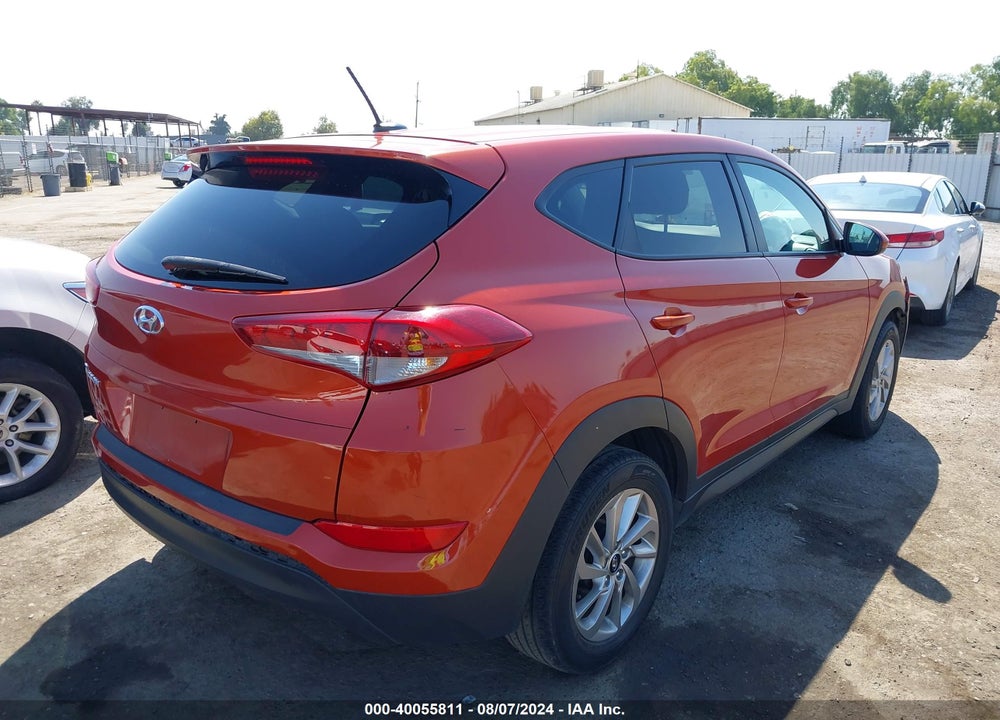 2017 HYUNDAI TUCSON SE VIN: KM8J23A48HU429226