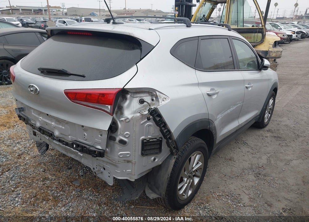 2016 HYUNDAI TUCSON SE VIN: KM8J33A49GU197621