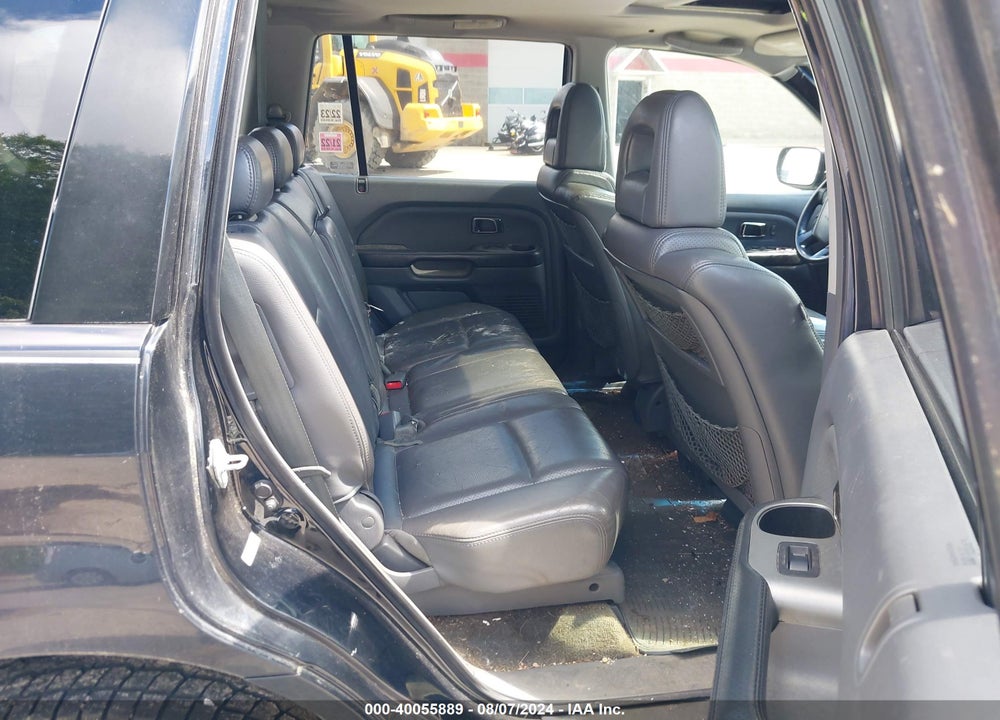 2005 HONDA PILOT VIN: 5FNYF18515B050180