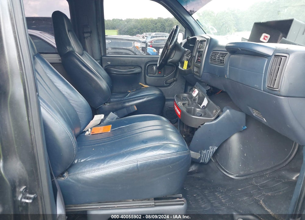 2000 CHEVROLET EXPRESS VIN: 1GNHG35R0Y1235339