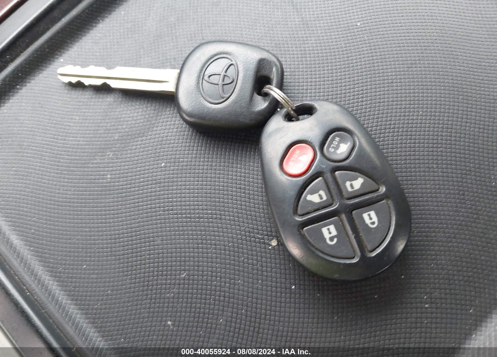 2014 TOYOTA SIENNA VIN: 5TDYK3DC6ES409613