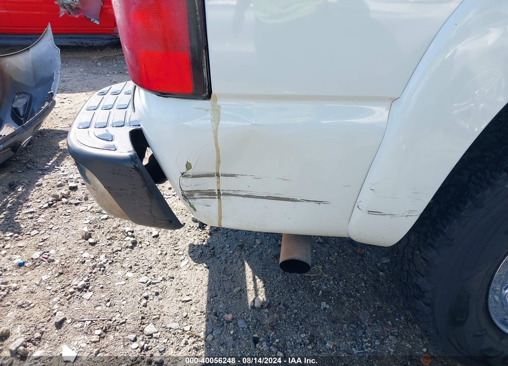 2004 CHEVROLET TAHOE LT VIN: 1GNEK13Z14R137294