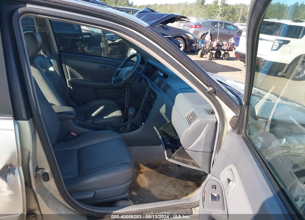 2000 TOYOTA CAMRY LE VIN: 4T1BG22K0YU680335