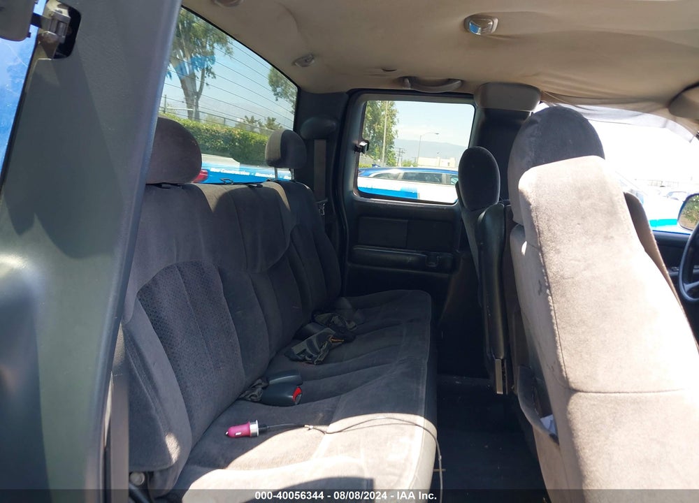 2002 CHEVROLET SILVERADO 1500 LS VIN: 2GCEC19V621297705