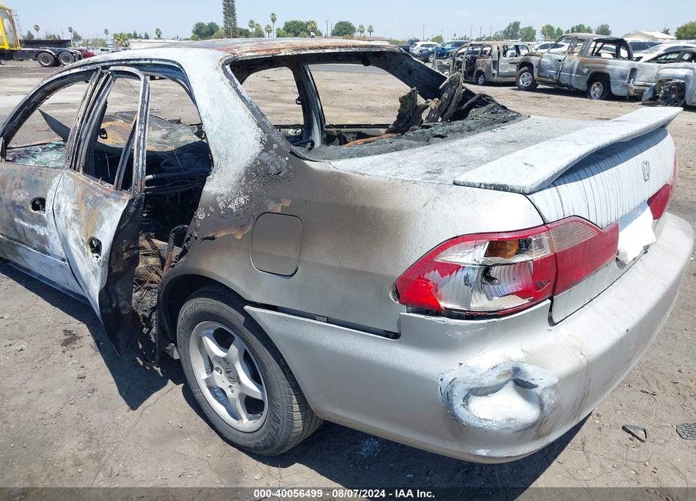 1998 HONDA ACCORD LX VIN: 1HGCG5640WA177815