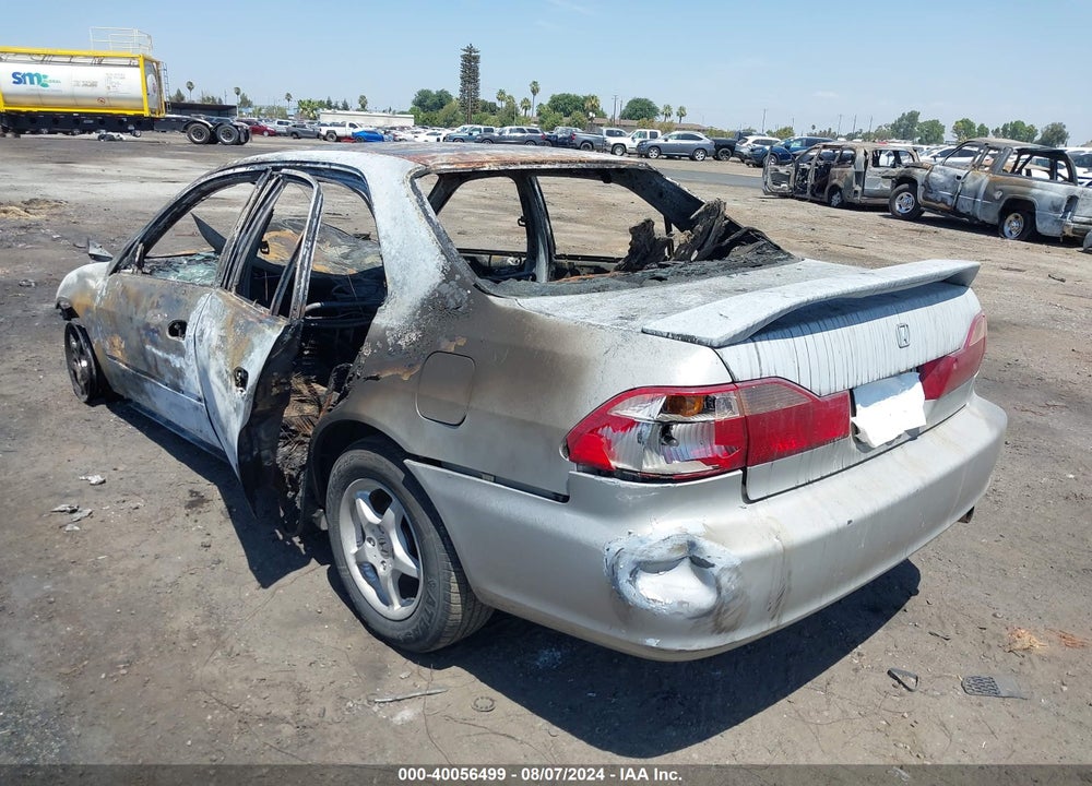 1998 HONDA ACCORD LX VIN: 1HGCG5640WA177815
