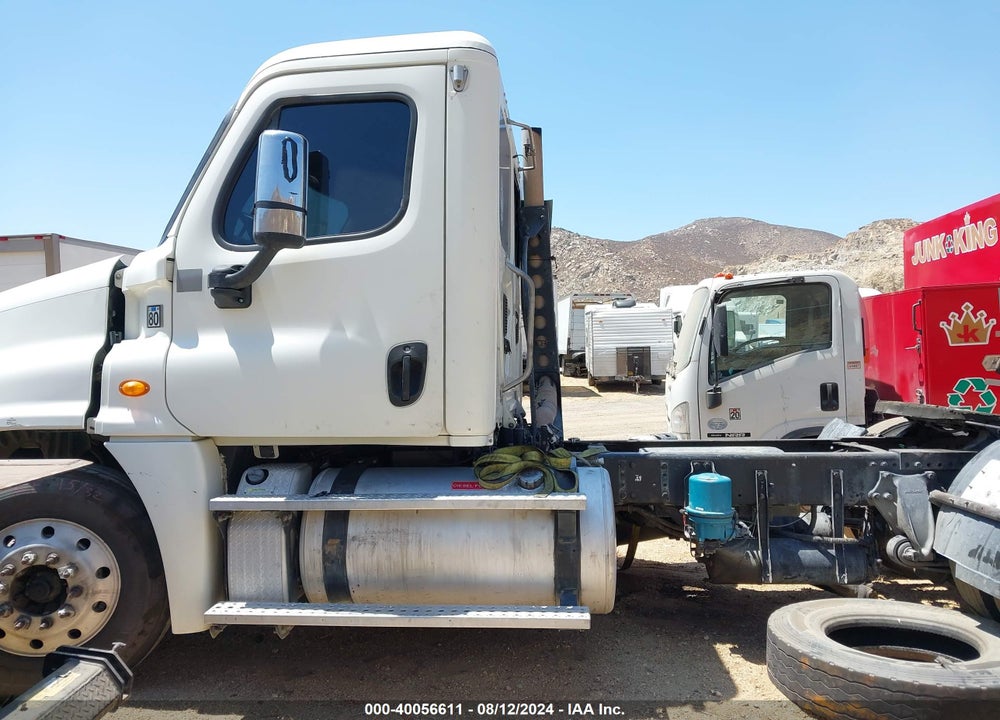 2013 FREIGHTLINER CASCADIA 125 VIN: 3AKBGDDV0DSFF8495