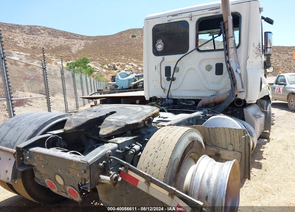 2013 FREIGHTLINER CASCADIA 125 VIN: 3AKBGDDV0DSFF8495