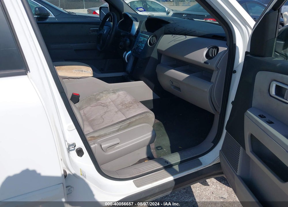 2011 HONDA PILOT EX VIN: 5FNYF3H4XBB033750