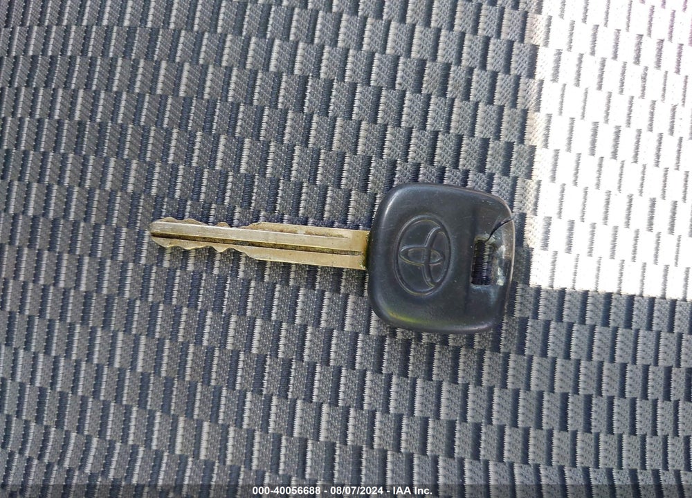 2004 TOYOTA RAV4 VIN: JTEGD20V340002756