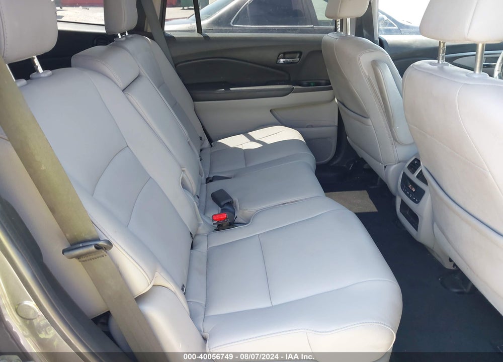 2017 HONDA PILOT EX-L VIN: 5FNYF5H52HB033755