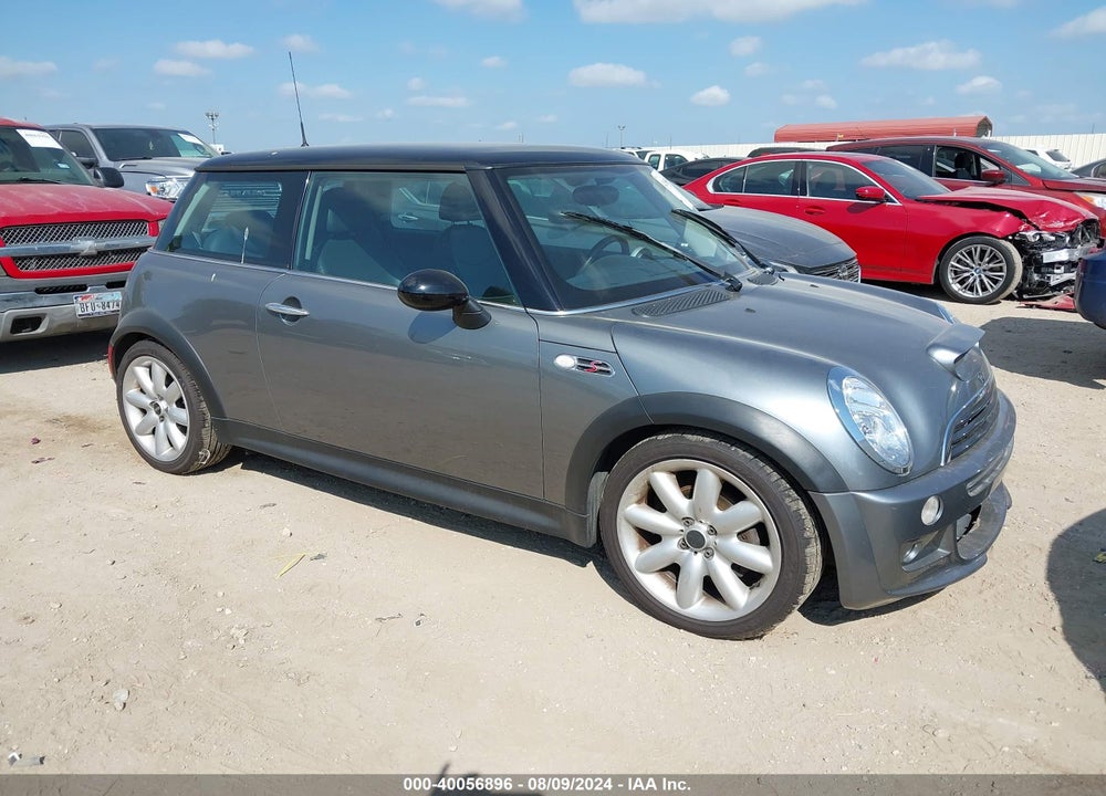 2004 MINI COOPER S VIN: WMWRE33454TD81146